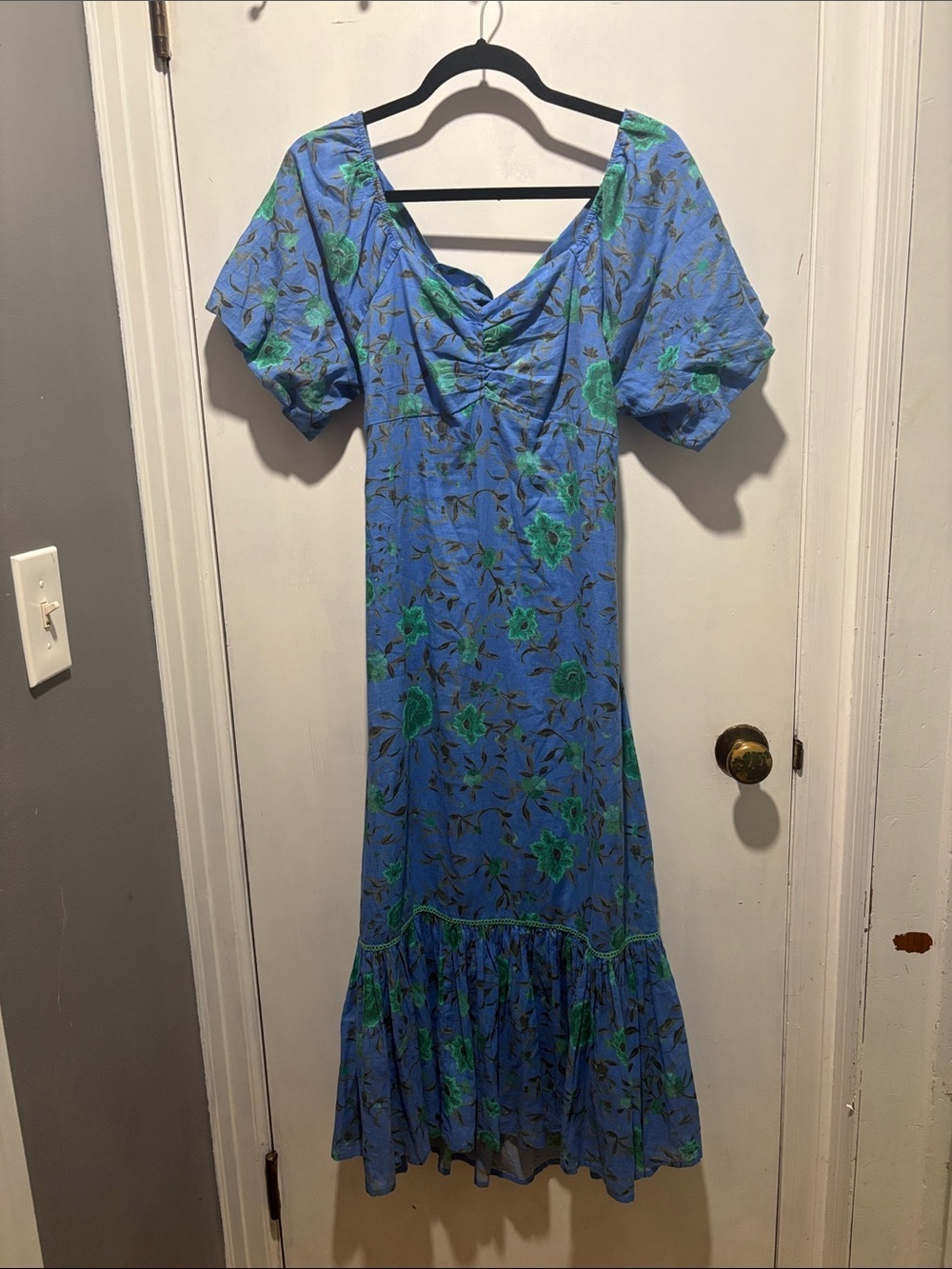 RO’S GARDEN TUCKERNUCK short puff sleeve midi dress floral ruffle hem size small